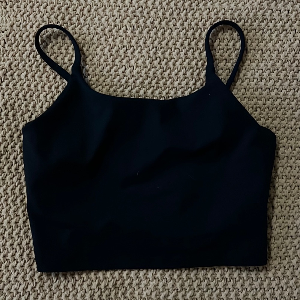 Black workout crop top